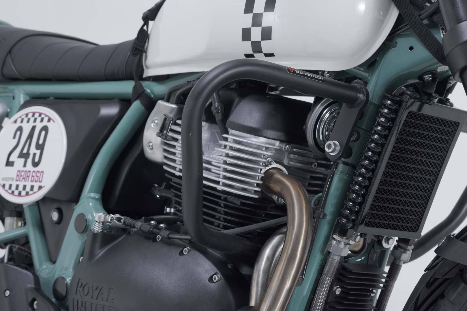 SW-Motech Krockbåge - Svart. Kunglig Enfield Björn 650 (23-). Figur 1