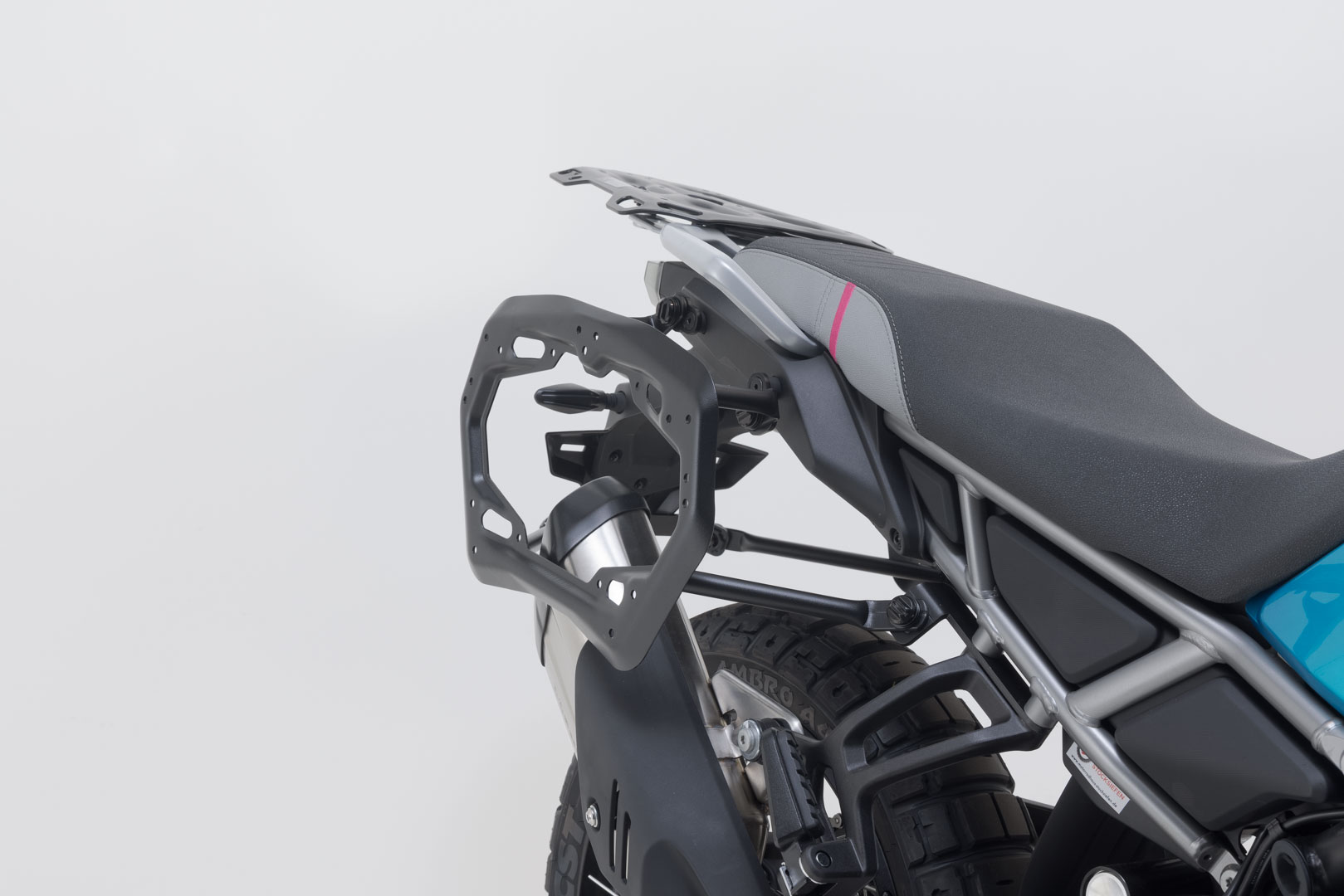 Sistem de carcasă din aluminiu SW-Motech TRAX ADV - Argintiu. 45/37 l. CFMoto 450MT (23-). Figura 3