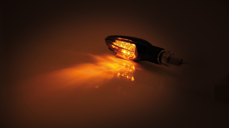 HIGHSIDER Smart Nova LED-indikator Kropp Svart / Lins Rökt (Par), Fram & Bak Figur 8