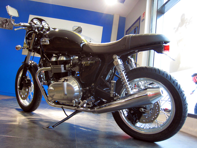 Design de acces Suport pentru plăcuțe pentru aripa roții Triumph Bonneville 900 negru Figura 10