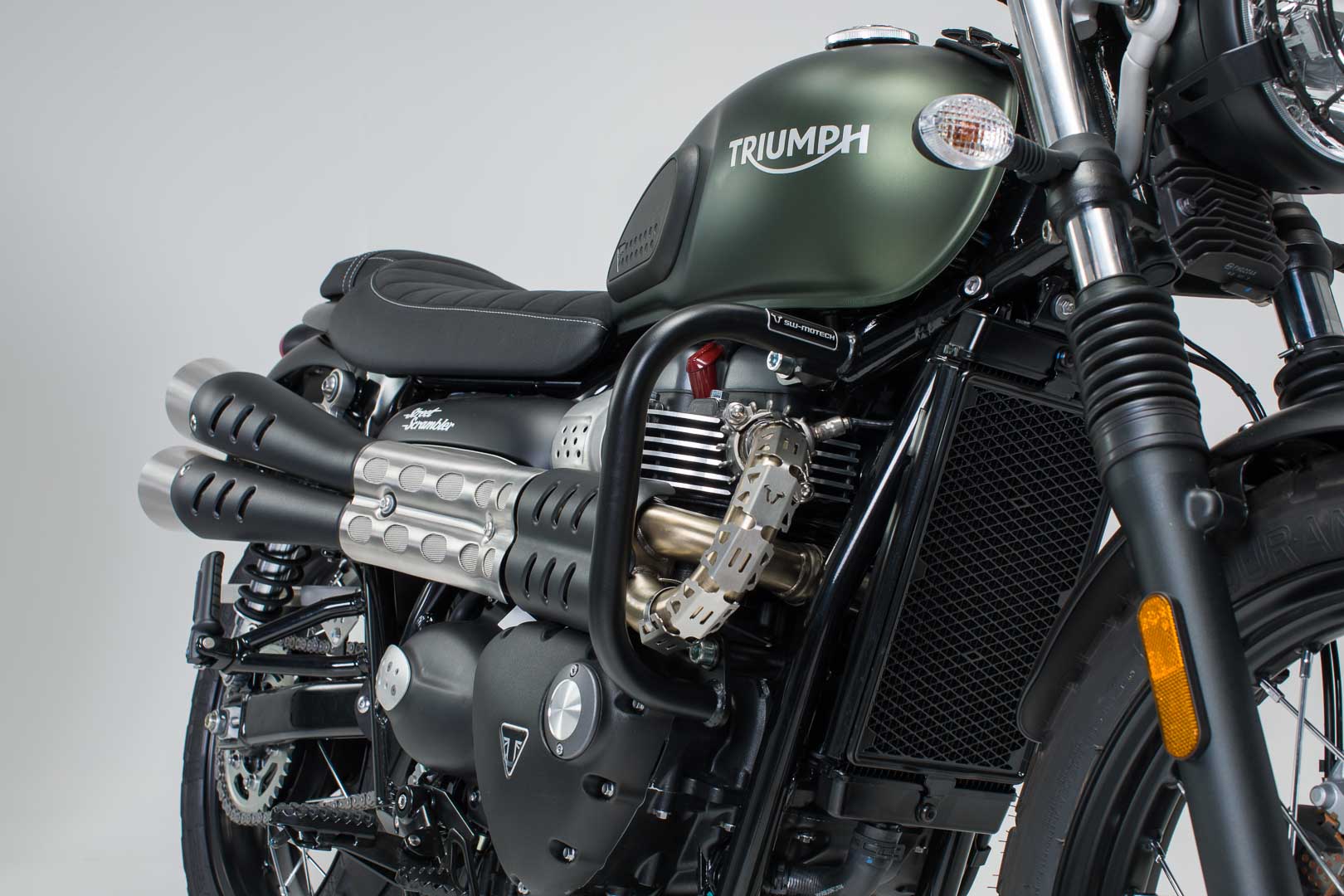 SW-Motech Crash bar - Negru. Street Scrambler, Bonneville Bobber/Speedm. Figura 1