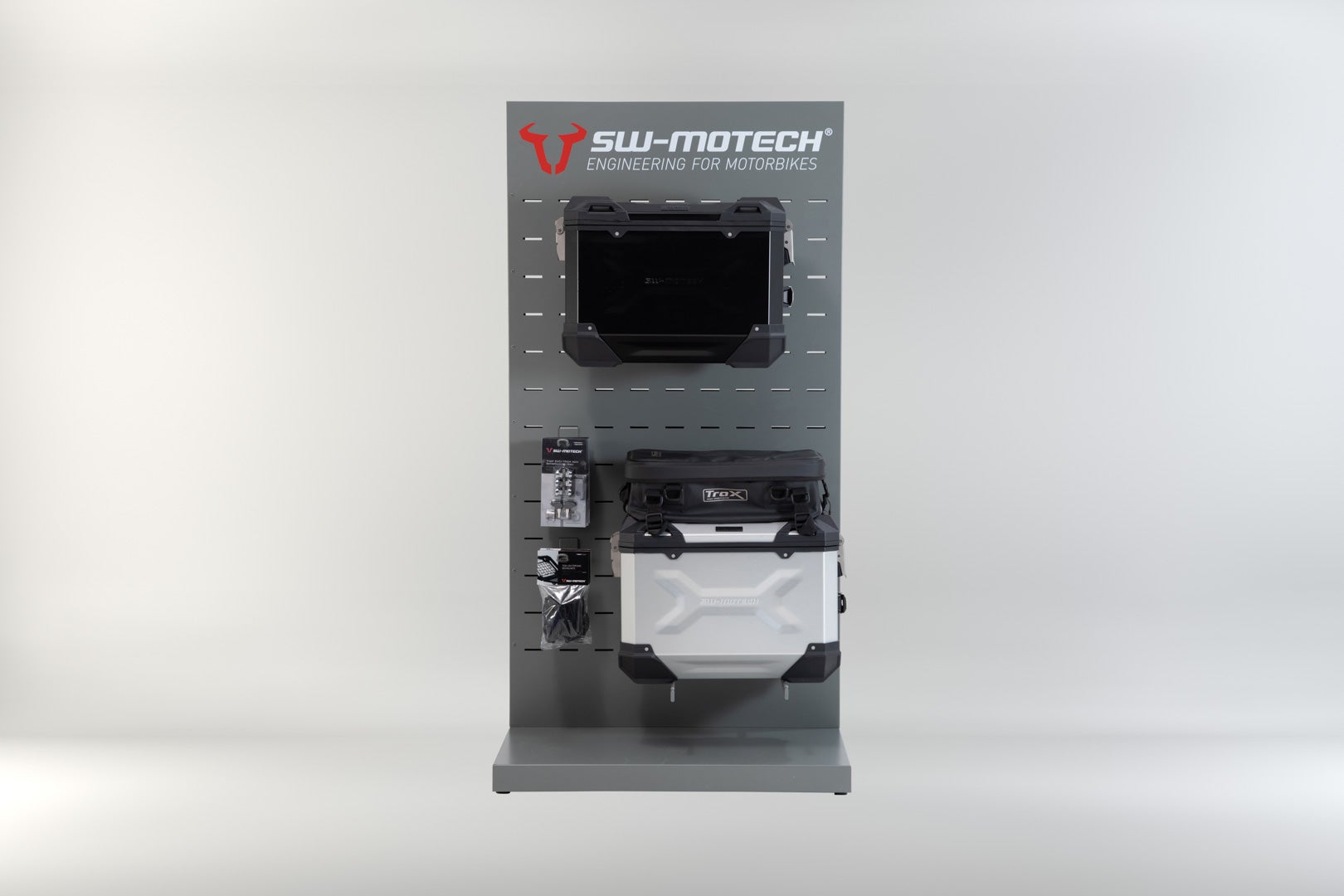 SW-Motech Sales display - room with equipment - Theme: PRO side carrier w. products & accessories. Figure 1