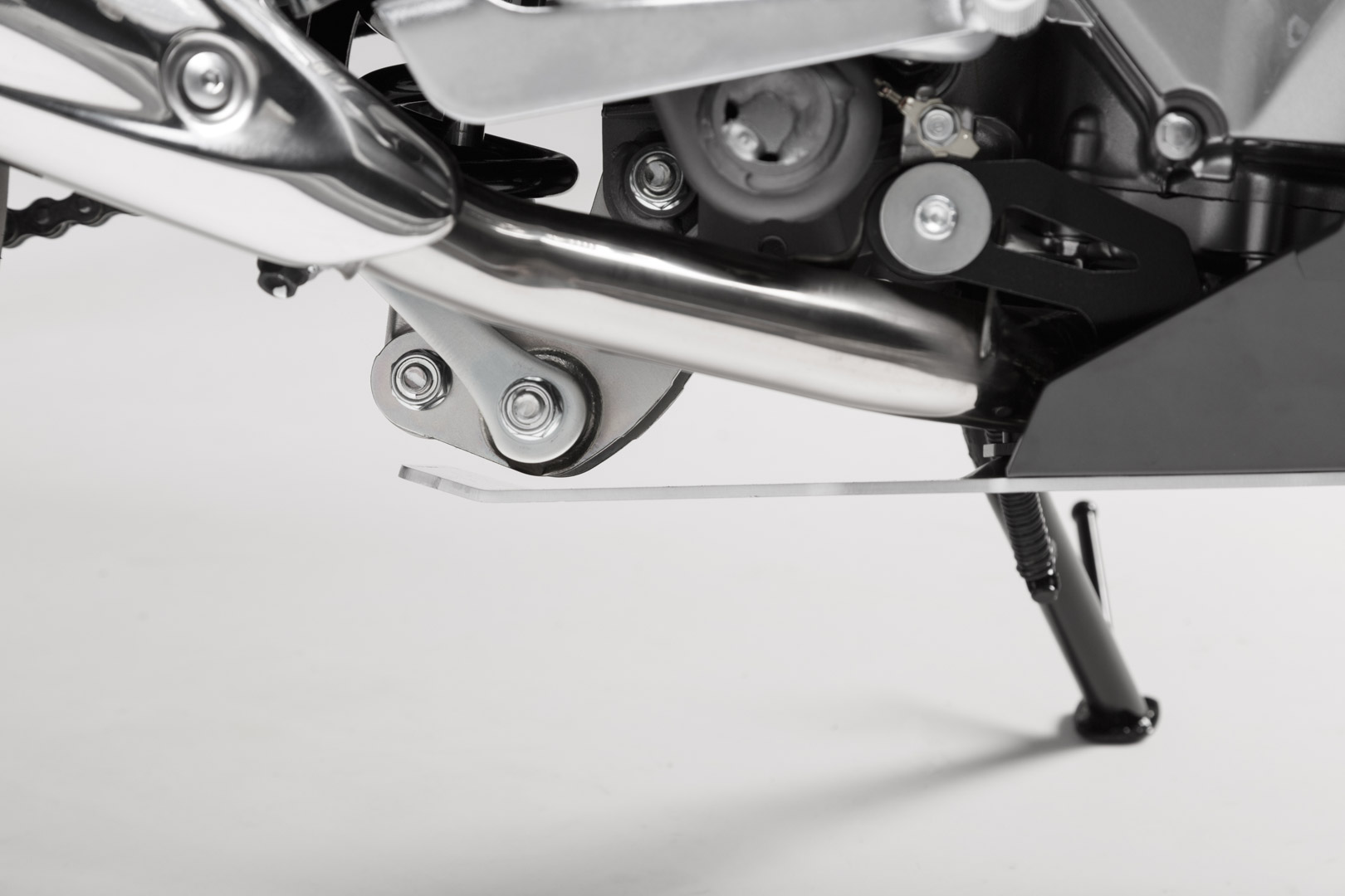 Protecție motorului SW-Motech - Negru/Argintiu. Honda NC700 / NC750 cu DCT. Figura 2