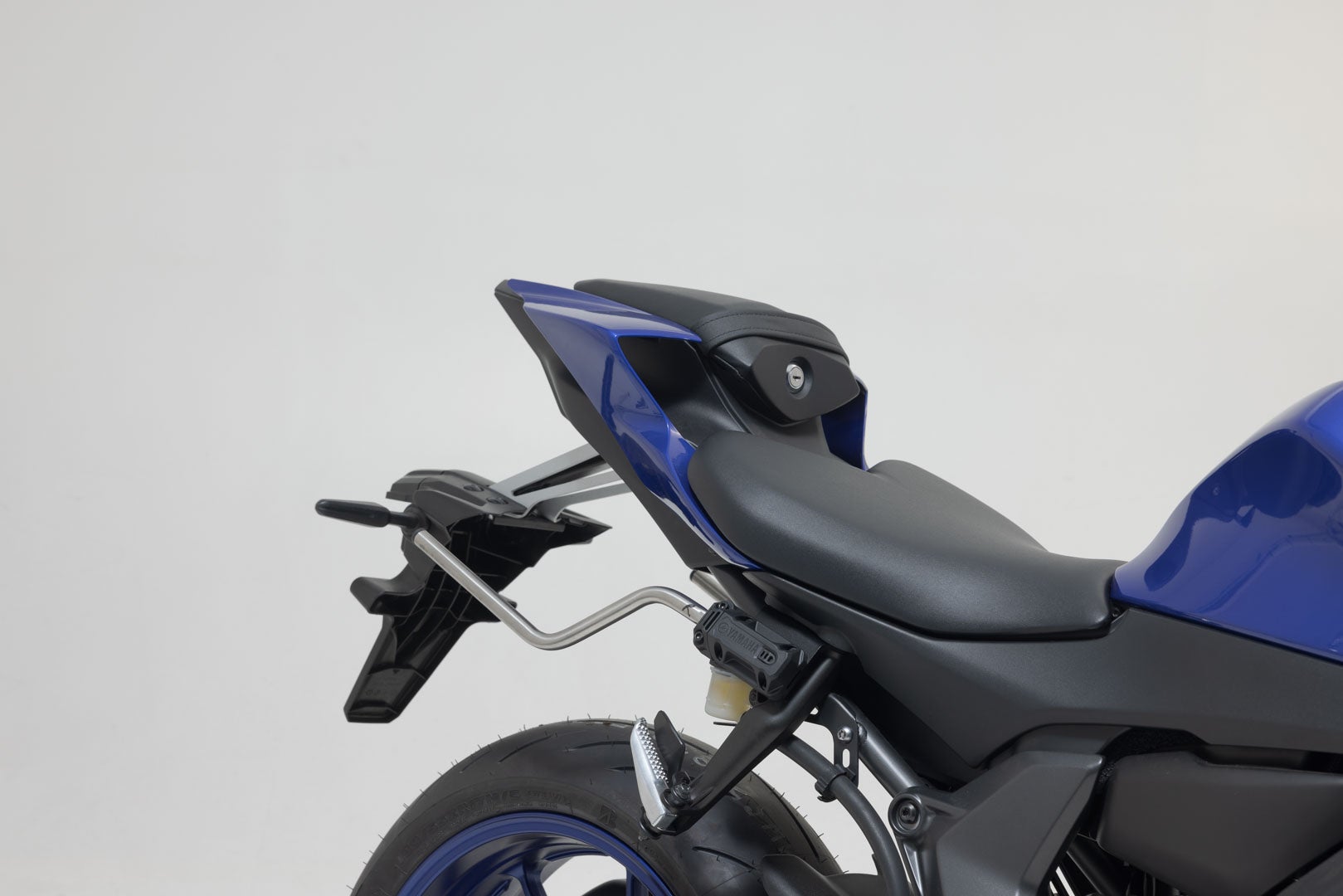 Side view of SW-Motech PRO BLAZE H saddlebag set - Black. Yamaha YZF-R7 (21-).