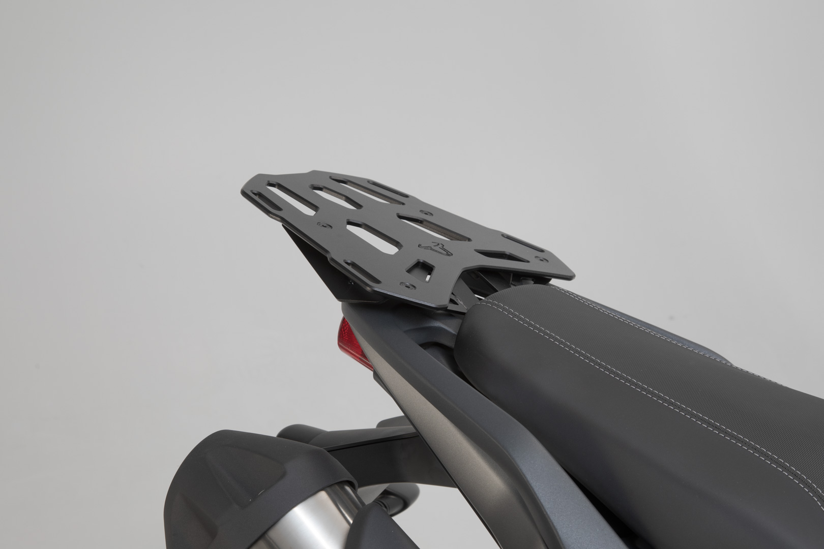 SW-Motech STREET-RACK - Negru. Triumph Tiger 1050 Sport (13-). Figura 2