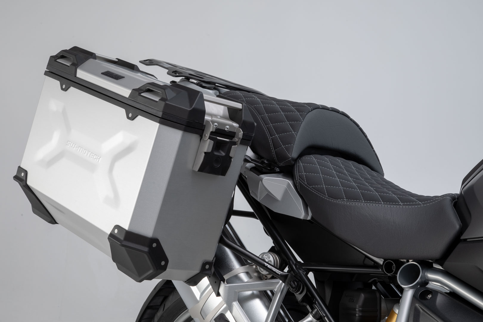 Sistem de carcasă din aluminiu SW-Motech TRAX ADV - Argintiu. 45/37 l. BMW R 1200 GS, R 1250 GS. Figura 2