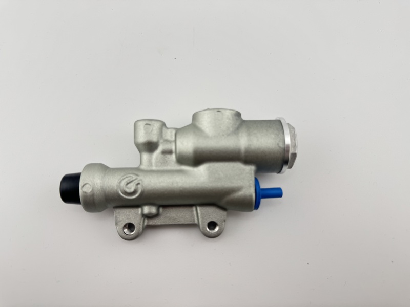 Brembo S.p.A. UPGRADE Master Cylinder posteriore - Ps13 Argento - Con serbatoio Figura 5