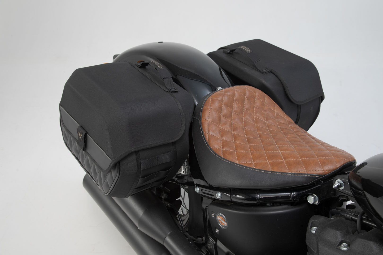 Sistem de genți laterale SW-Motech Legend Gear LH2/LH1 - 25.5/19.5 l. Softail StrBob (17-), Standard (20-). Figura 3