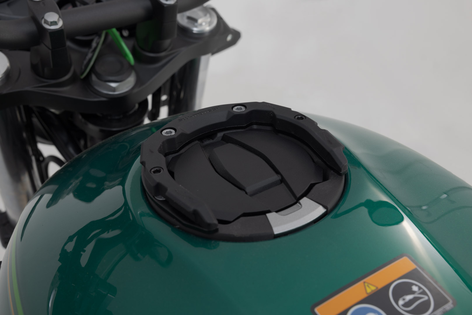 SW-Motech Negro. Modelos Kawasaki (20-). - Negro. Modelos Kawasaki (20-). Figura 3