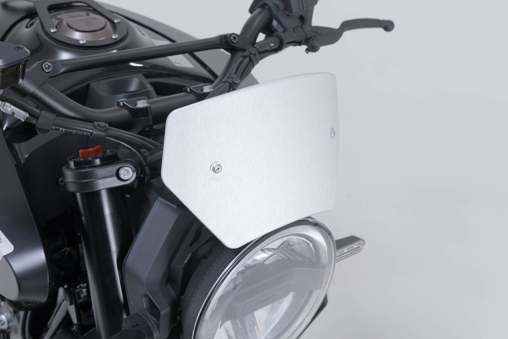 Parbrizul SW-Motech - Gri. Husqvarna Svartpilen 801 (24-). Figura 5