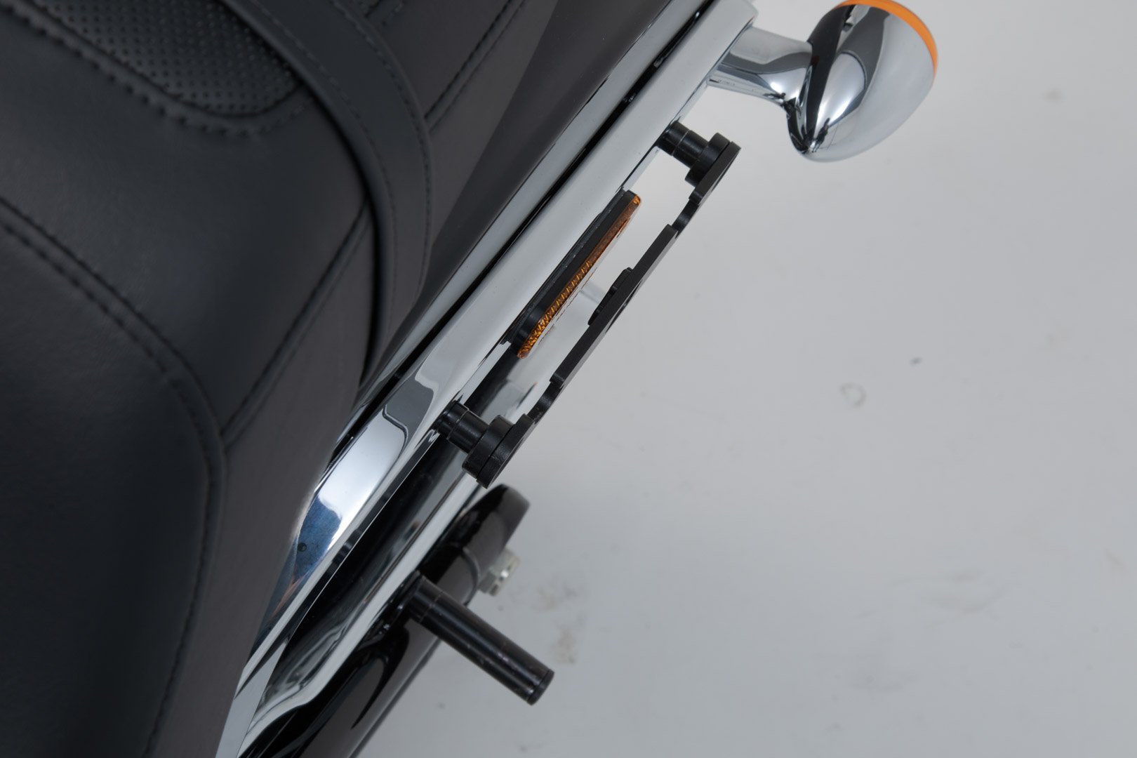 SW-Motech SLH portavion lateral LH2 stânga - Harley-David. Softail Low Rider/ S (17-). Pentru LH2. Figura 3