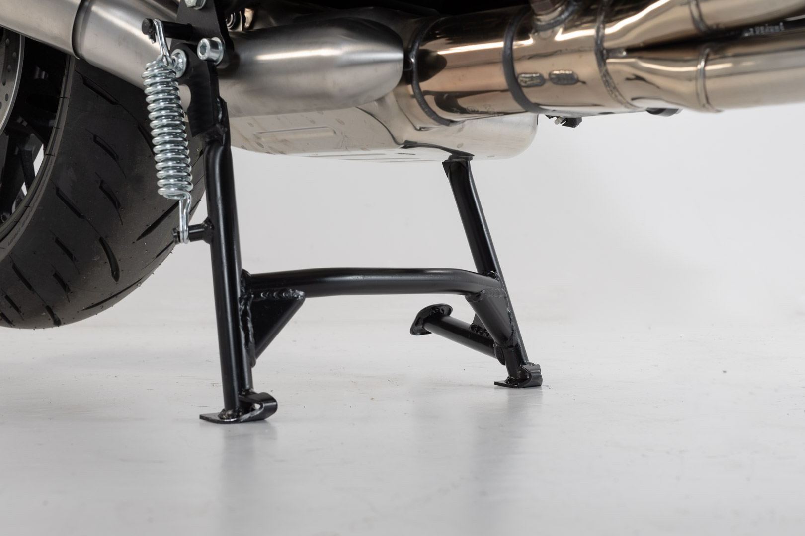 Standul SW-Motech - Negru. Kawasaki Z900RS/ Cafenea (17-). Figura 1