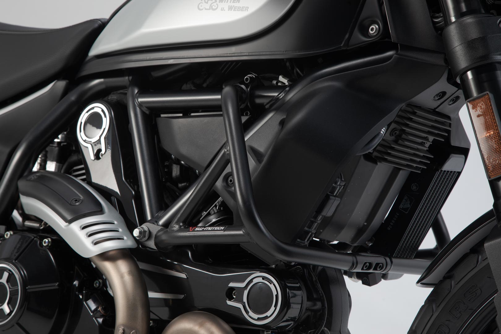 SW-Motech Crash bar - Svart. Ducati Scrambler modeller (14-). Figur 4