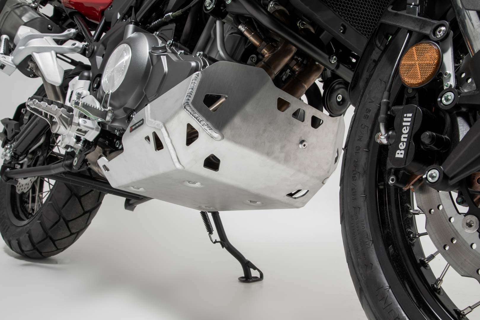 SW-Motech Motorskydd - Silver. Benelli TRK 502 X (18-). Figur 2