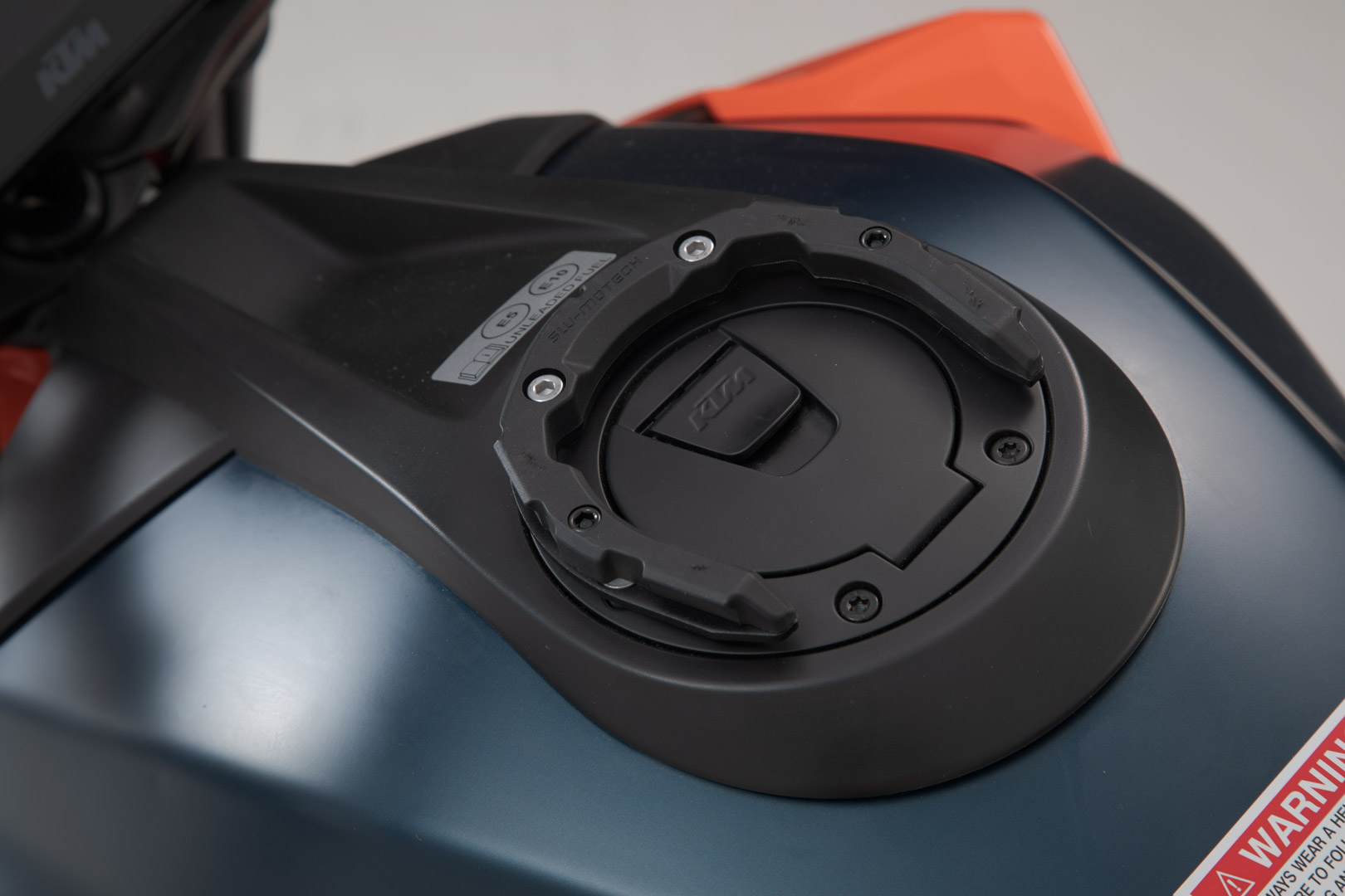 Inelul pentru rezervor SW-Motech PRO - Negru. Pentru modelele BMW / Ducati / KTM / Triumph. Figura 2