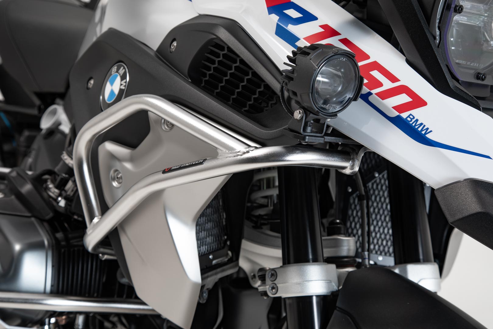 SW-Motech Upper crash bar - Oțel inoxidabil. BMW R1200GS (16-), R1250GS (18-). Figura 3