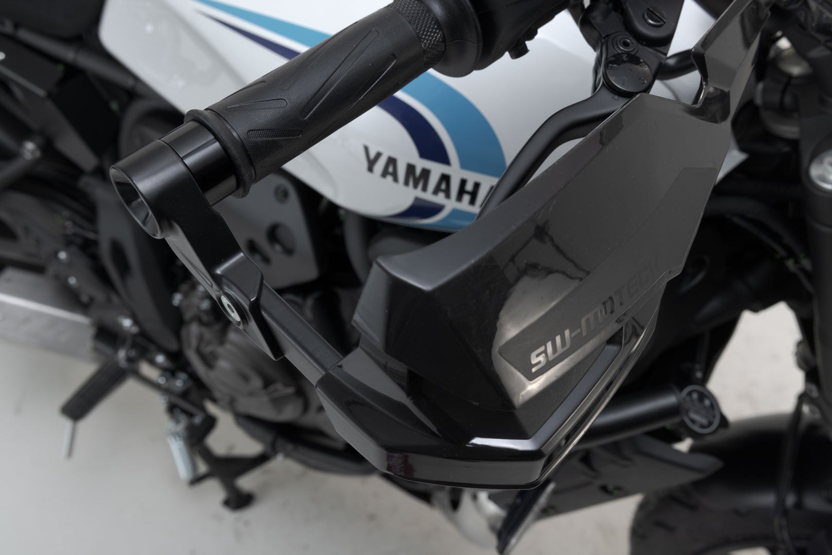 SW-Motech KOBRA kit paramano - Nero. Yamaha MT-07, MT-09, XSR700/900. Figura 4