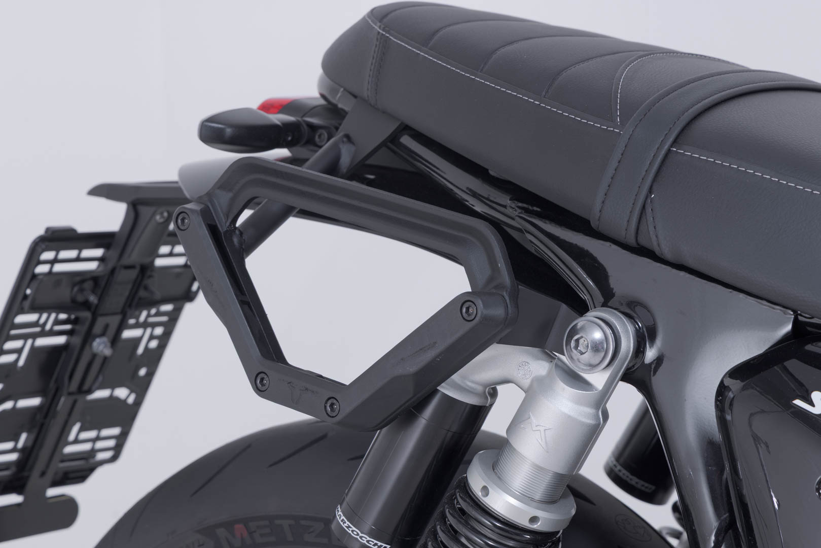 SW-Motech V-LOC sidobärare höger – Triumph Speed Twin 1200 (18-). Figur 4