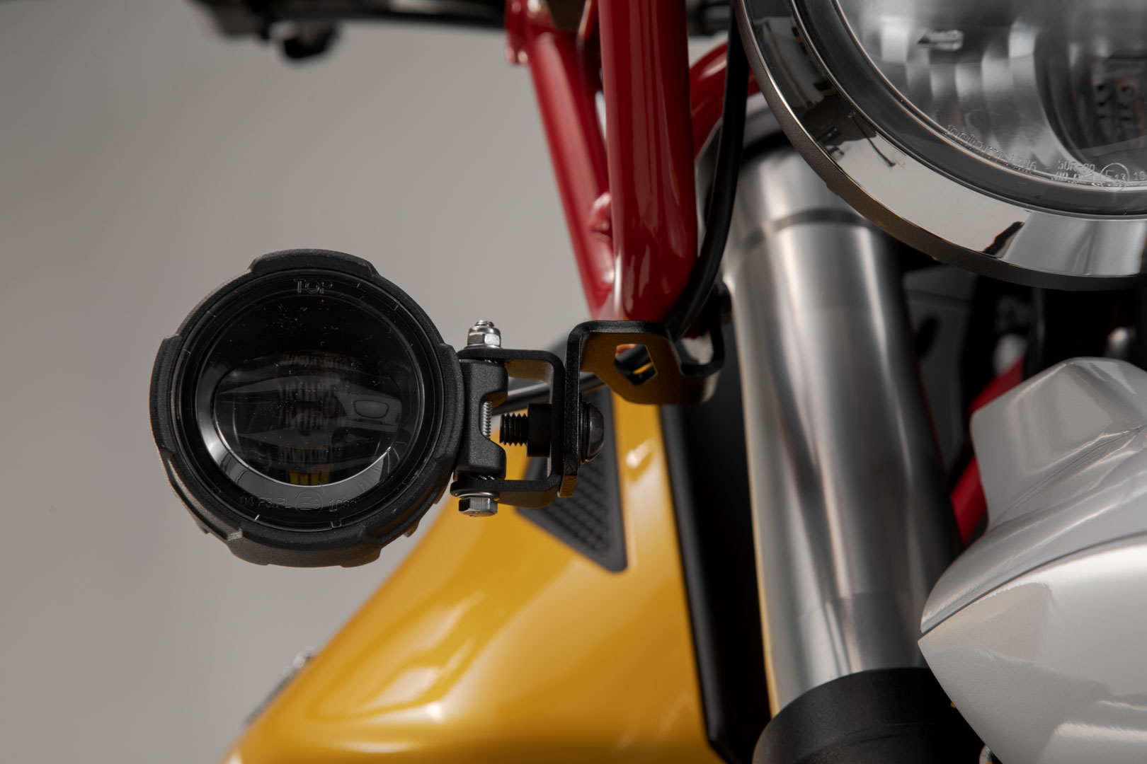 Kit de fază lungă SW-Motech EVO - Negru. Moto Guzzi V85 TT (19-23). Figura 3