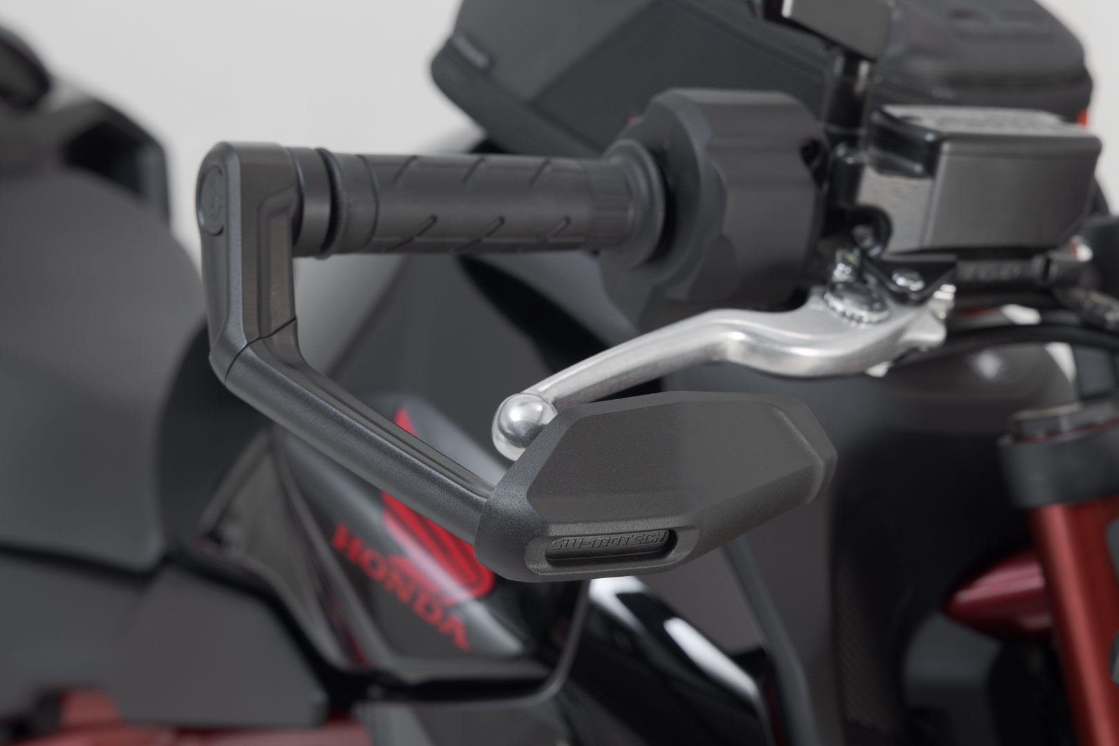Protecții SW-Motech cu protecție împotriva vântului - Negru. Honda CB750 Hornet (22-). Figura 4