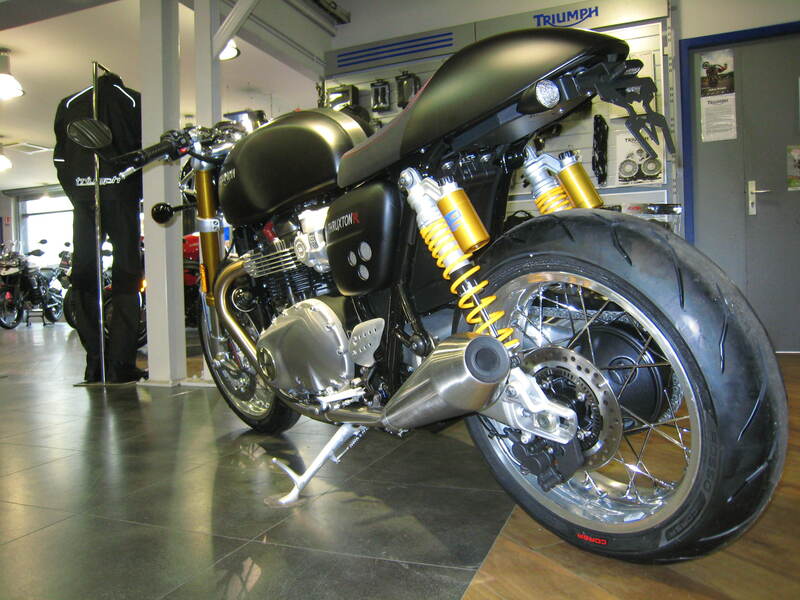Design de acces Suport pentru plăcuțe pentru aripa roții Black Triumph Thruxton 1200 Figura 3