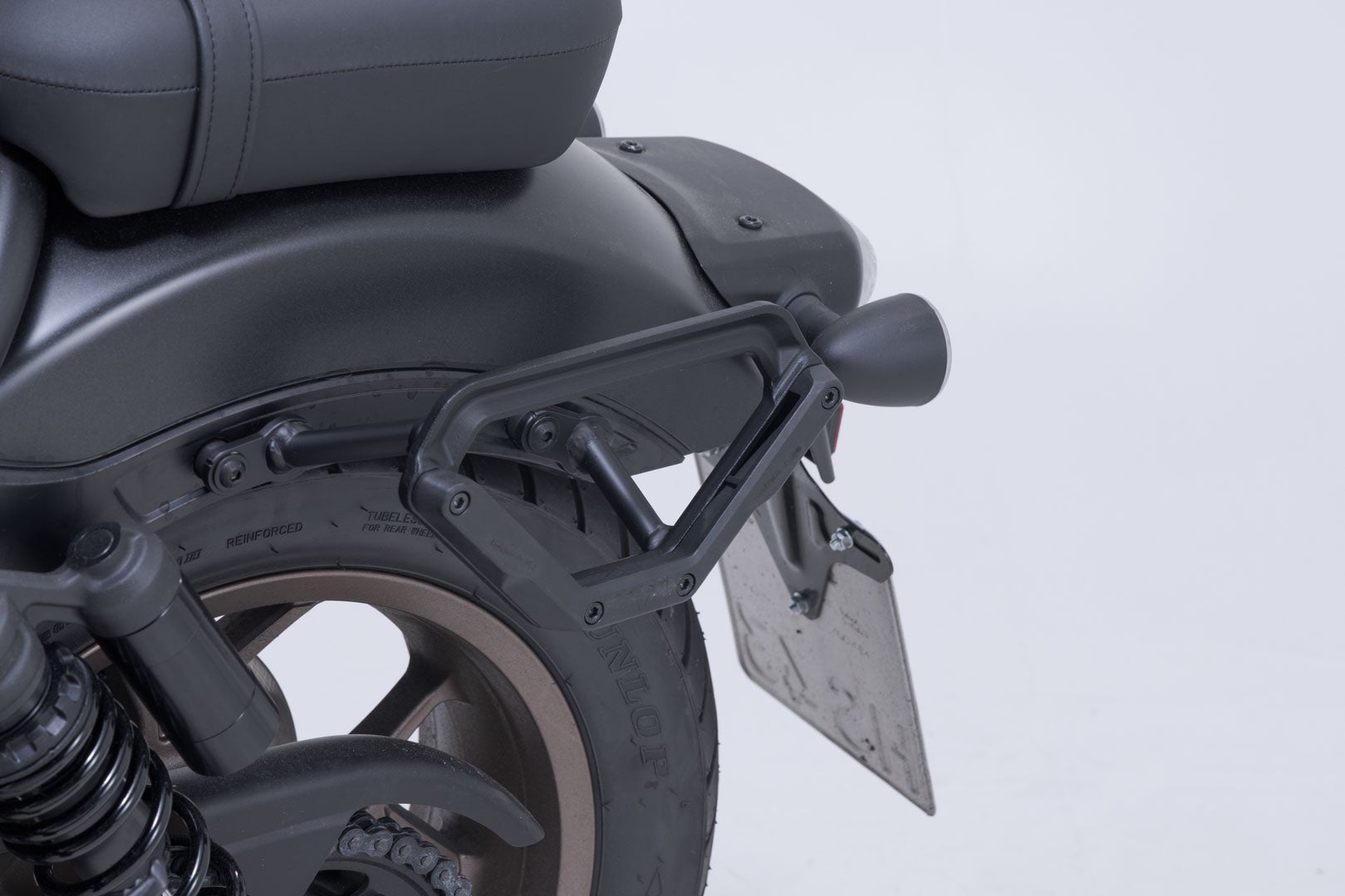 SW-Motech V-LOC Side Carrier left - Honda CMX1100 Rebel (20-). Figure 4