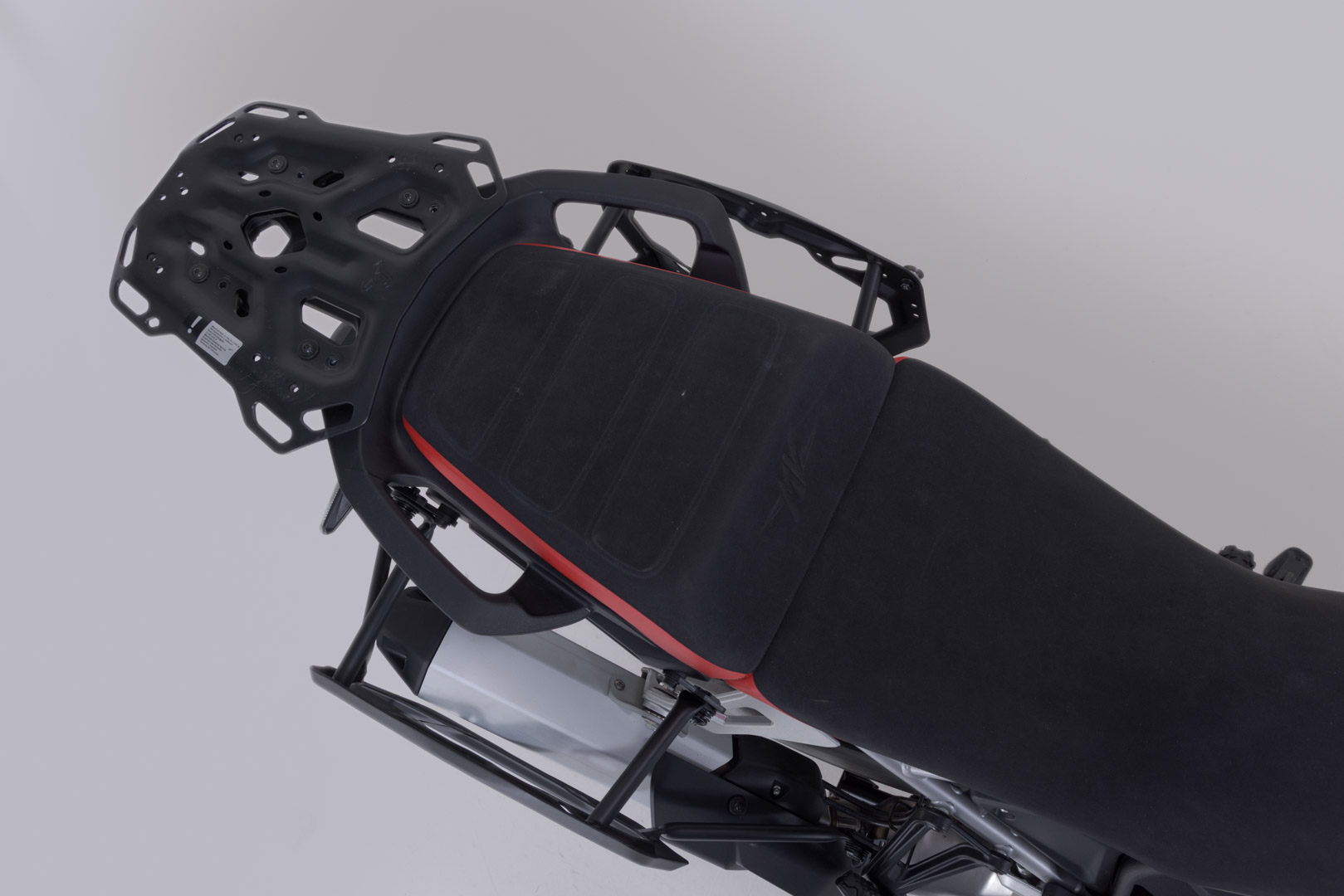 SW-Motech PRO sidebærer – svart. MV Agusta Enduro Veloce (24-). Figur 4