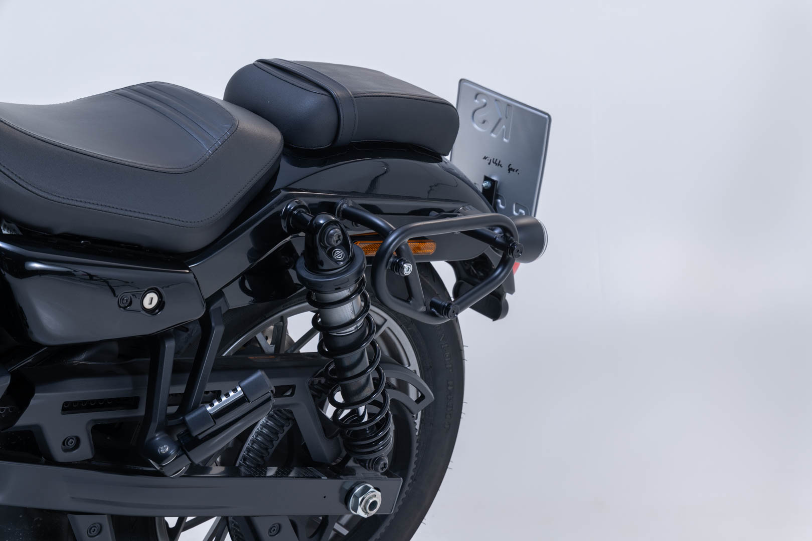 SW-Motech SLC portavion lateral dreapta - Harley-Davidson Nightster (22-) / Special (23-). Figura 3