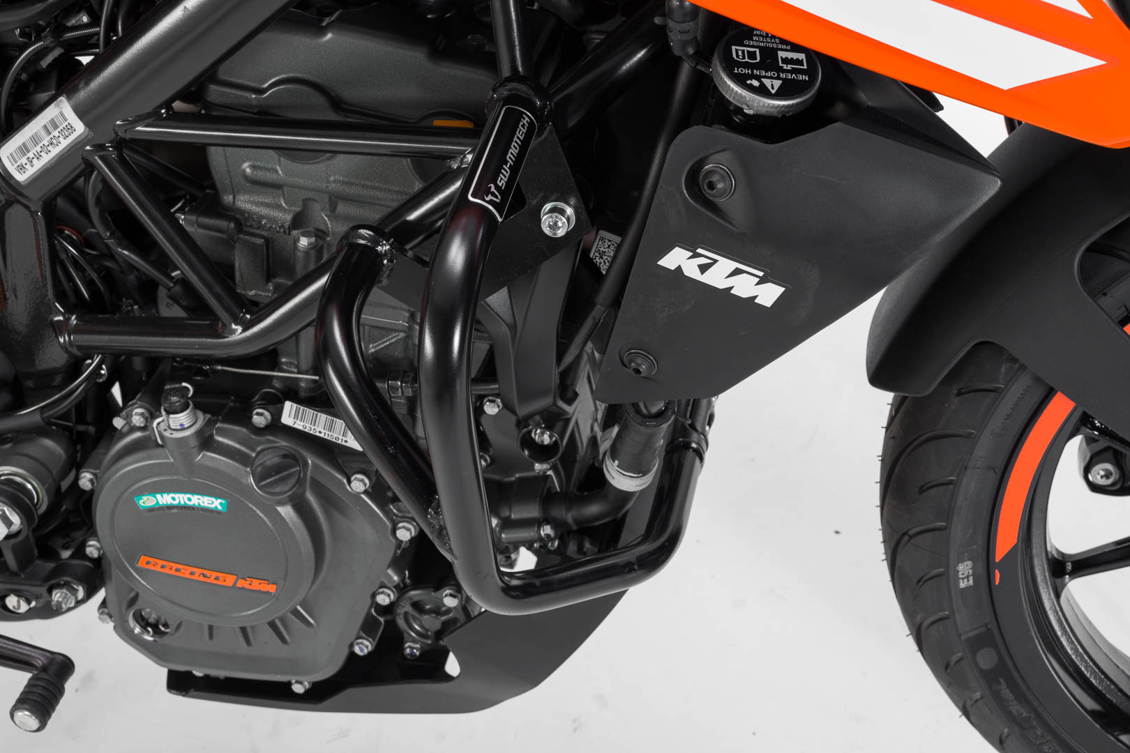 SW-Motech Crash bar - Negru. KTM 125 (11-20) / 200 Duke (11-16). Figura 3