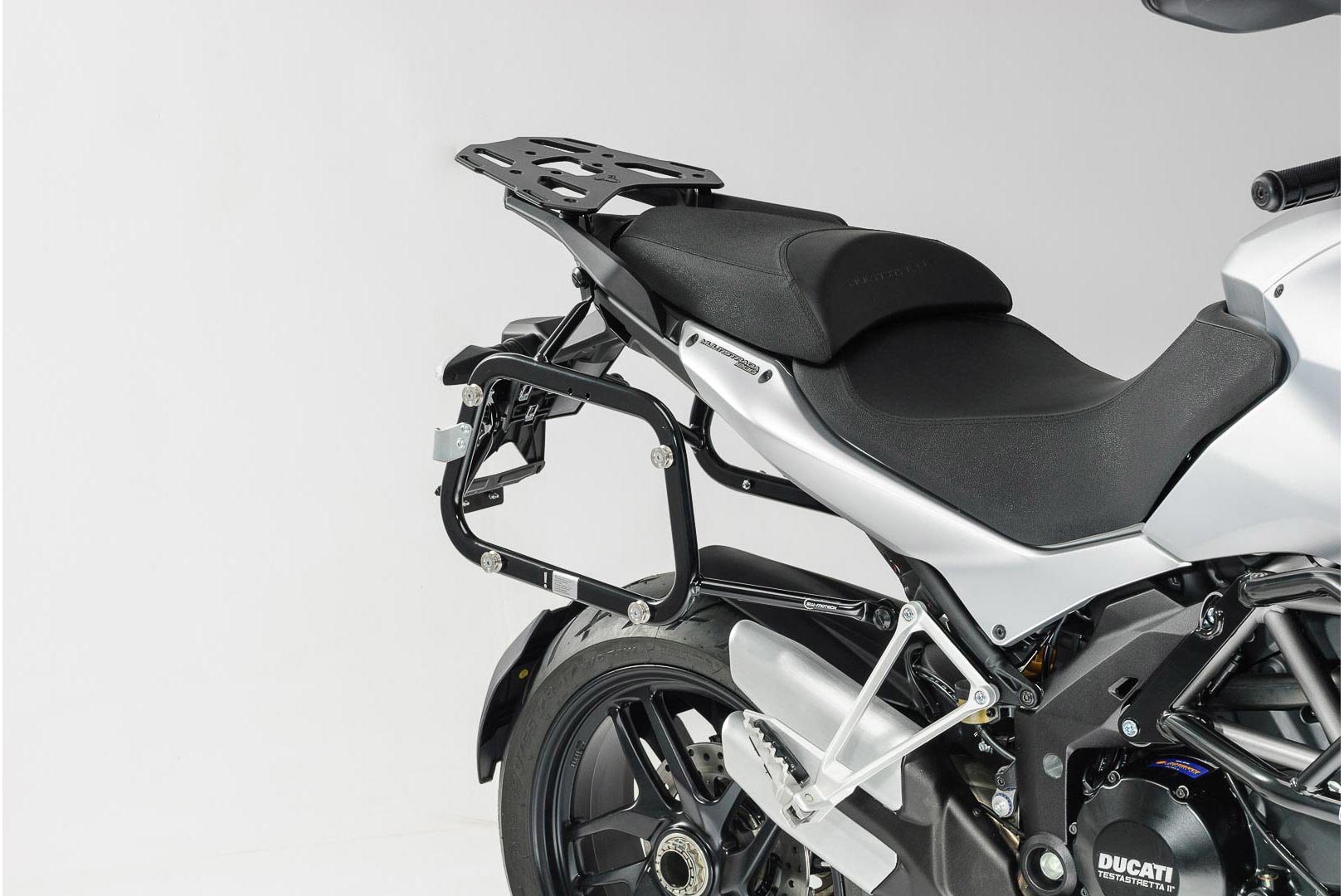 Sistem de carcasă din aluminiu SW-Motech TRAX ADV - Argintiu. 45/45 l. Multistrada 1200 / S (10-14). Figura 2