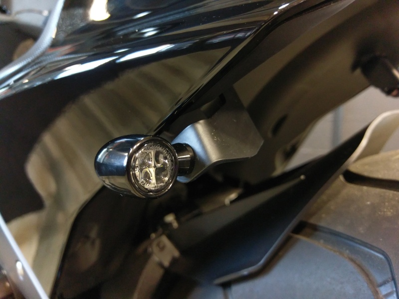 Design de acces Ținătoare de semnalizare negre de pereche Harley Davidson FXDR114 Figura 10