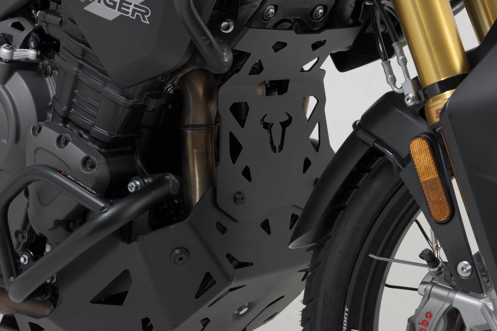Extensão de guarda do motor SW-Motech - Preto. Triumph Tiger 1200 modelos (22-). Figura 1