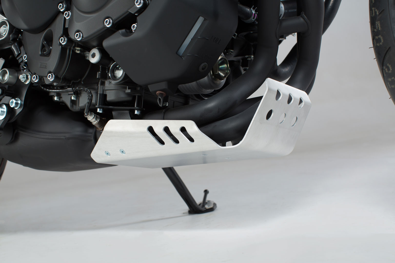 SW-Motech Protector motor - Argintiu. MT09/Tracer, Tracer900/GT, XSR900, Niken. Figura 2