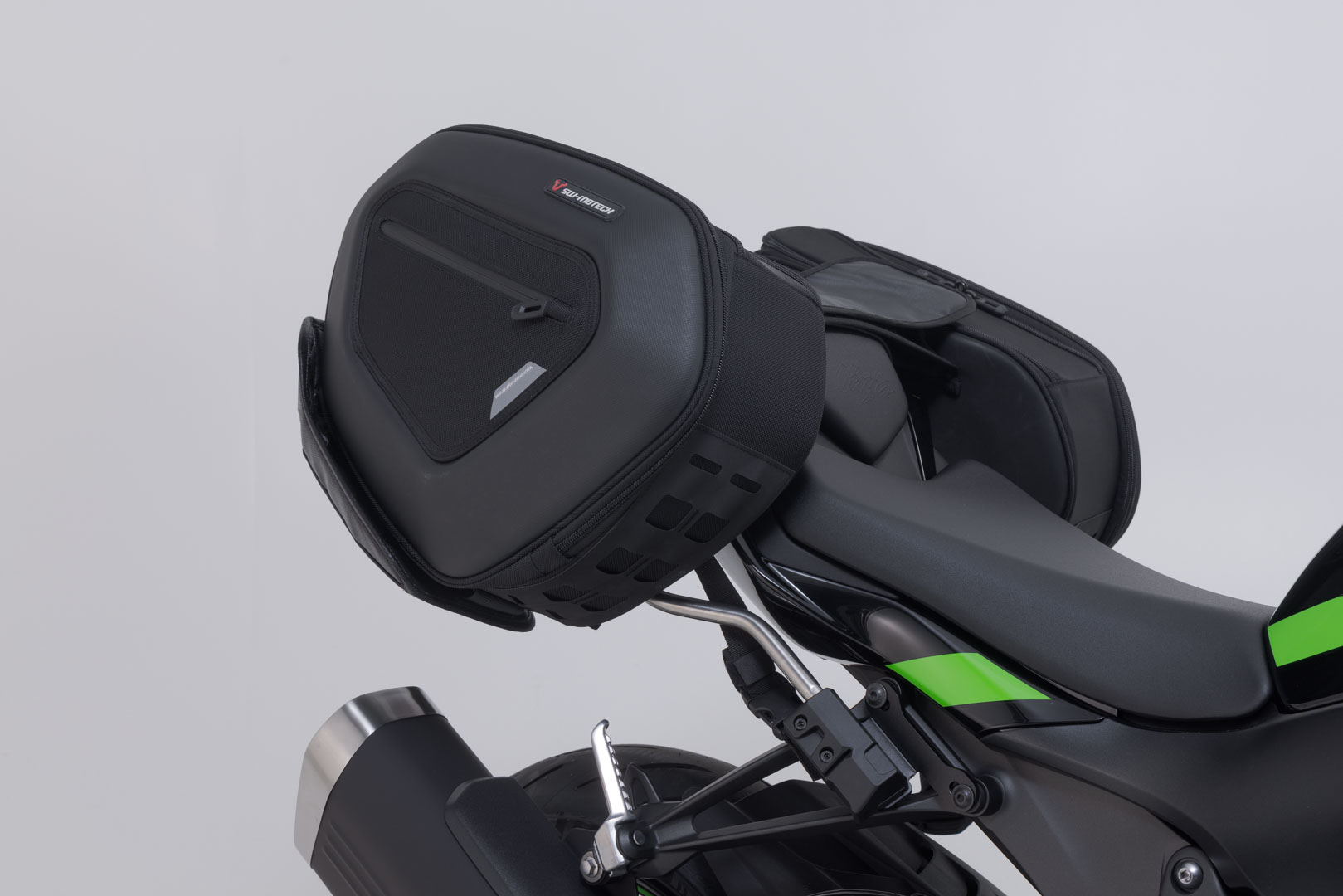 Set de geantă SW-Motech PRO BLAZE H - Negru. Kawasaki ZX-6R (23-), ZX-4RR (23-). Figura 3