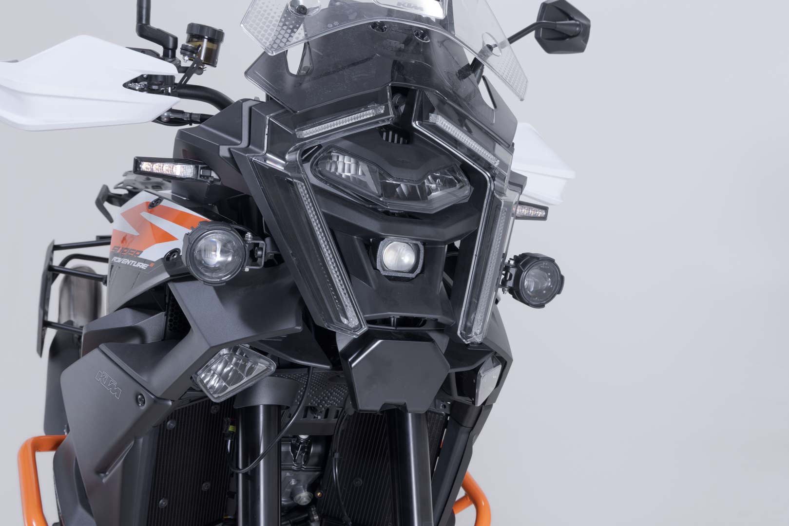 Suporturi pentru lumini SW-Motech - Negru. KTM 1390 Super Adventure S / EVO (24-). Figura 1