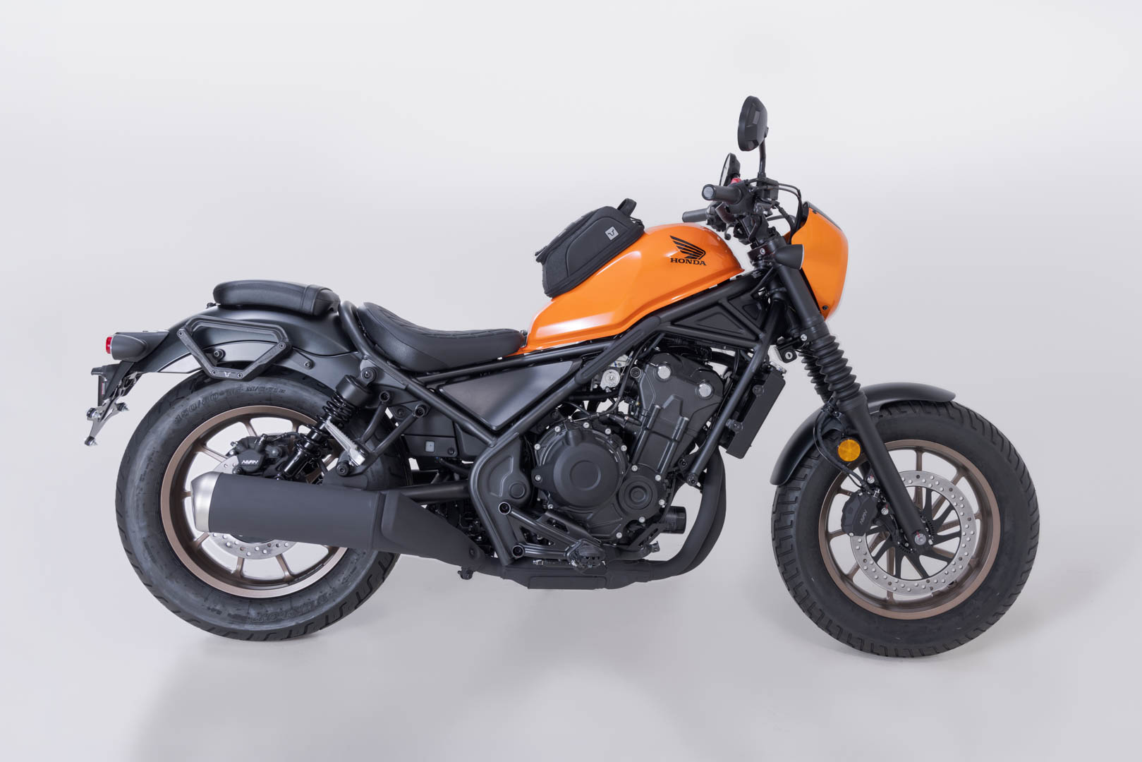 SW-Motech V-LOC Side Carrier left - Honda CMX500 Rebel (16-). Figure 2