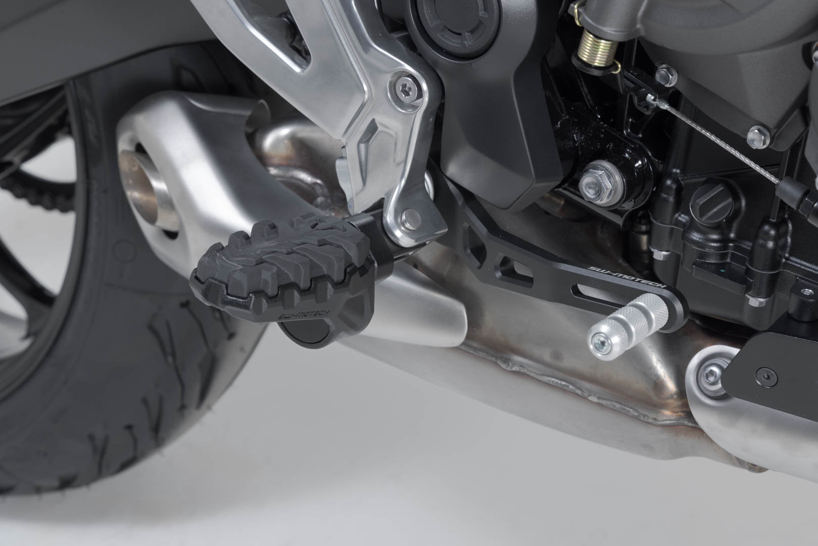 SW-Motech Kit de repose-pieds EVO - Triumph Tiger Sport 660 / 800 (24-). Figura 4