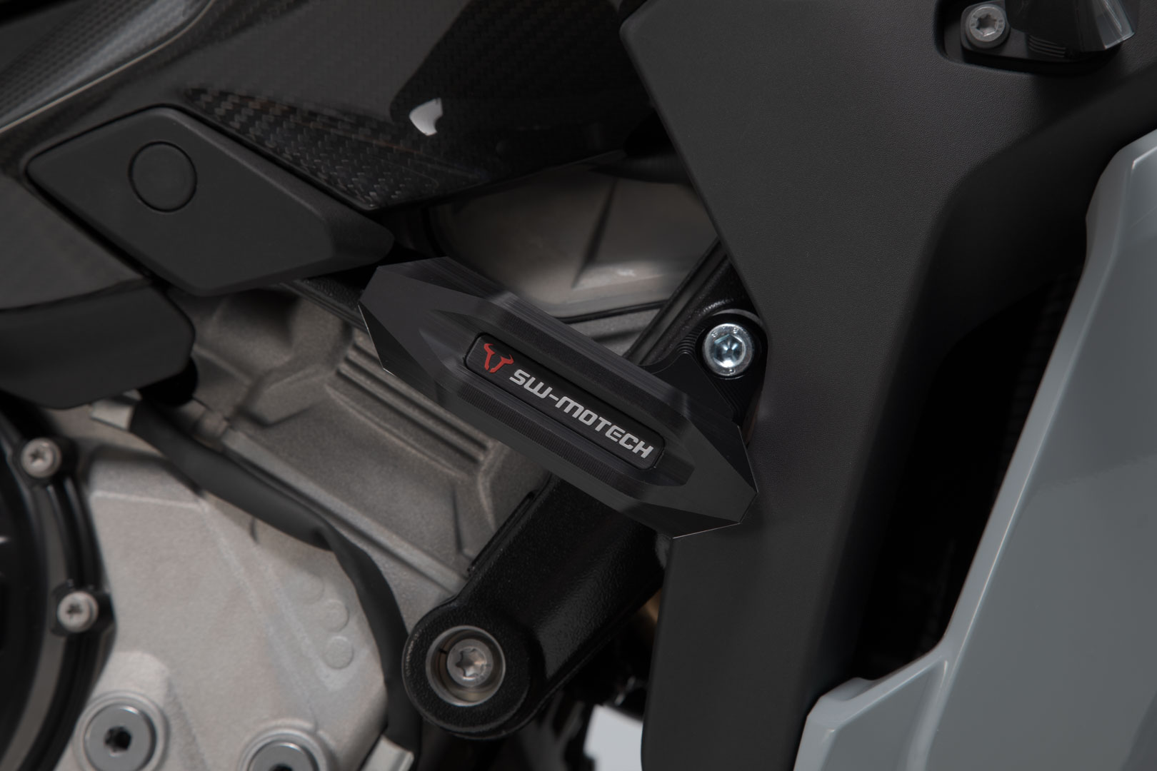 SW-Motech Frame slider kit - Svart. BMW S 1000 XR (19-23). Figur 4