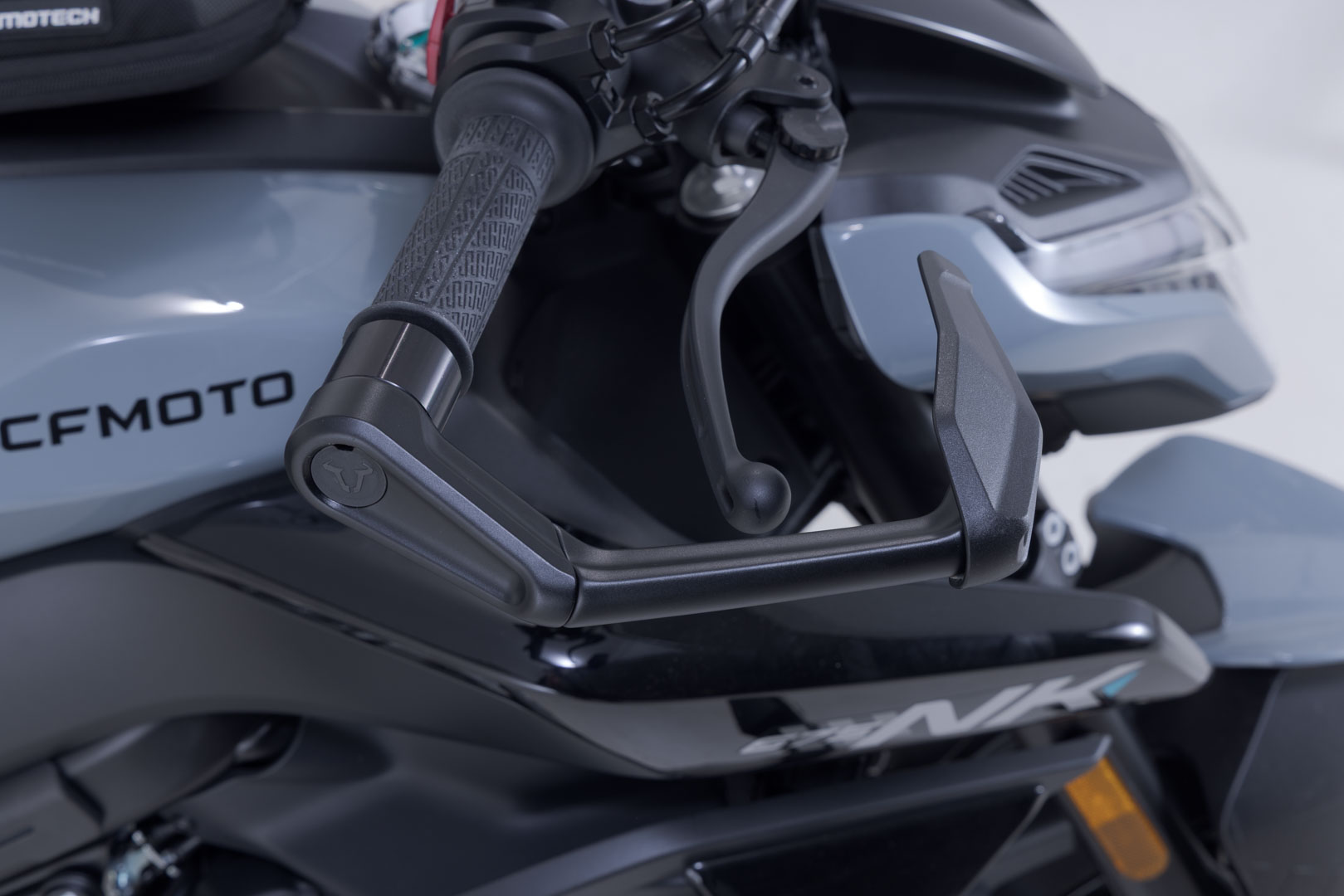 Protecții SW-Motech cu protecție împotriva vântului - Negru. CFMoto 675NK (25-). Figura 5