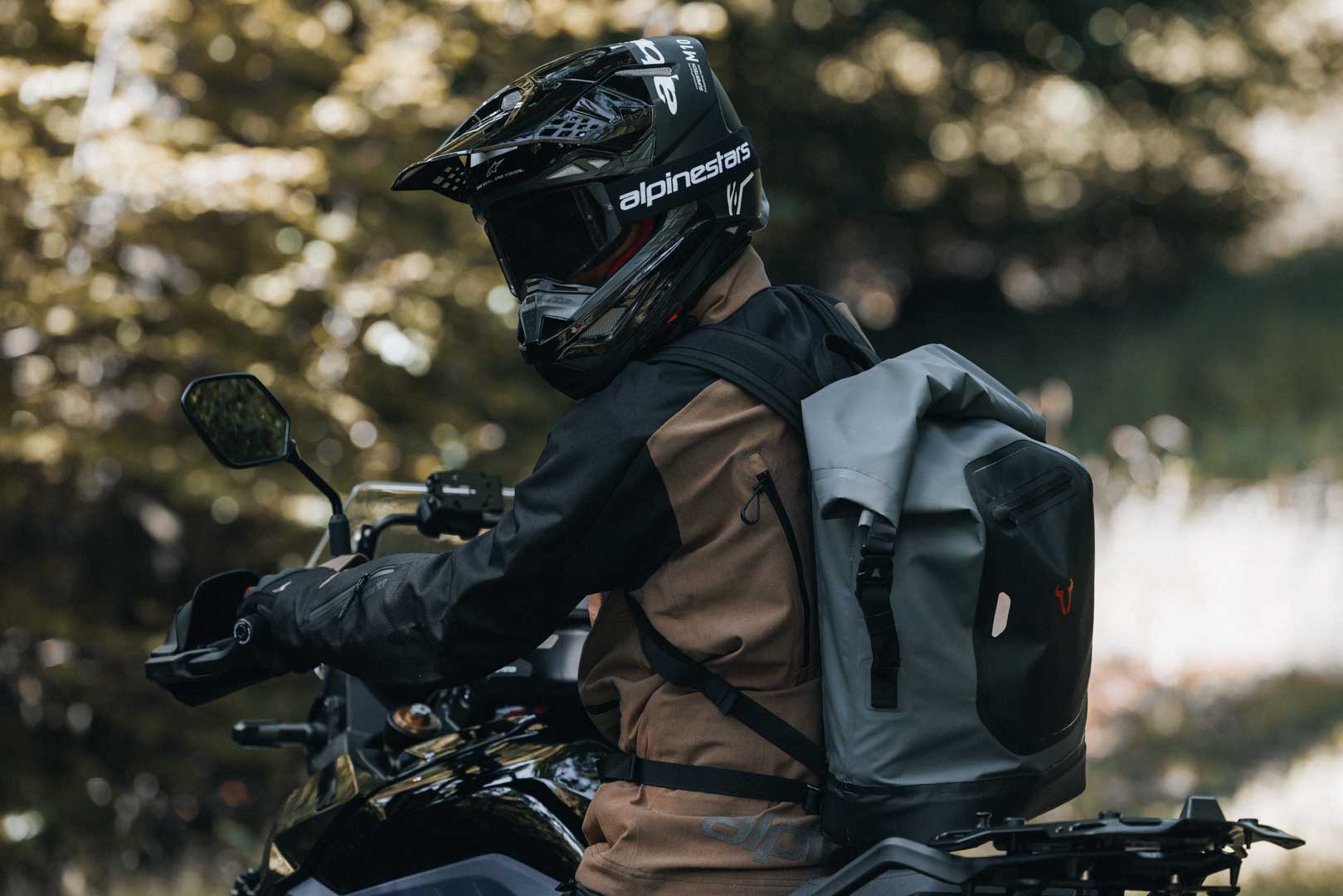 Rucsac SW-Motech Drybag 300 - 30L. Gri/negru. Rezistență la apă. Figura 4