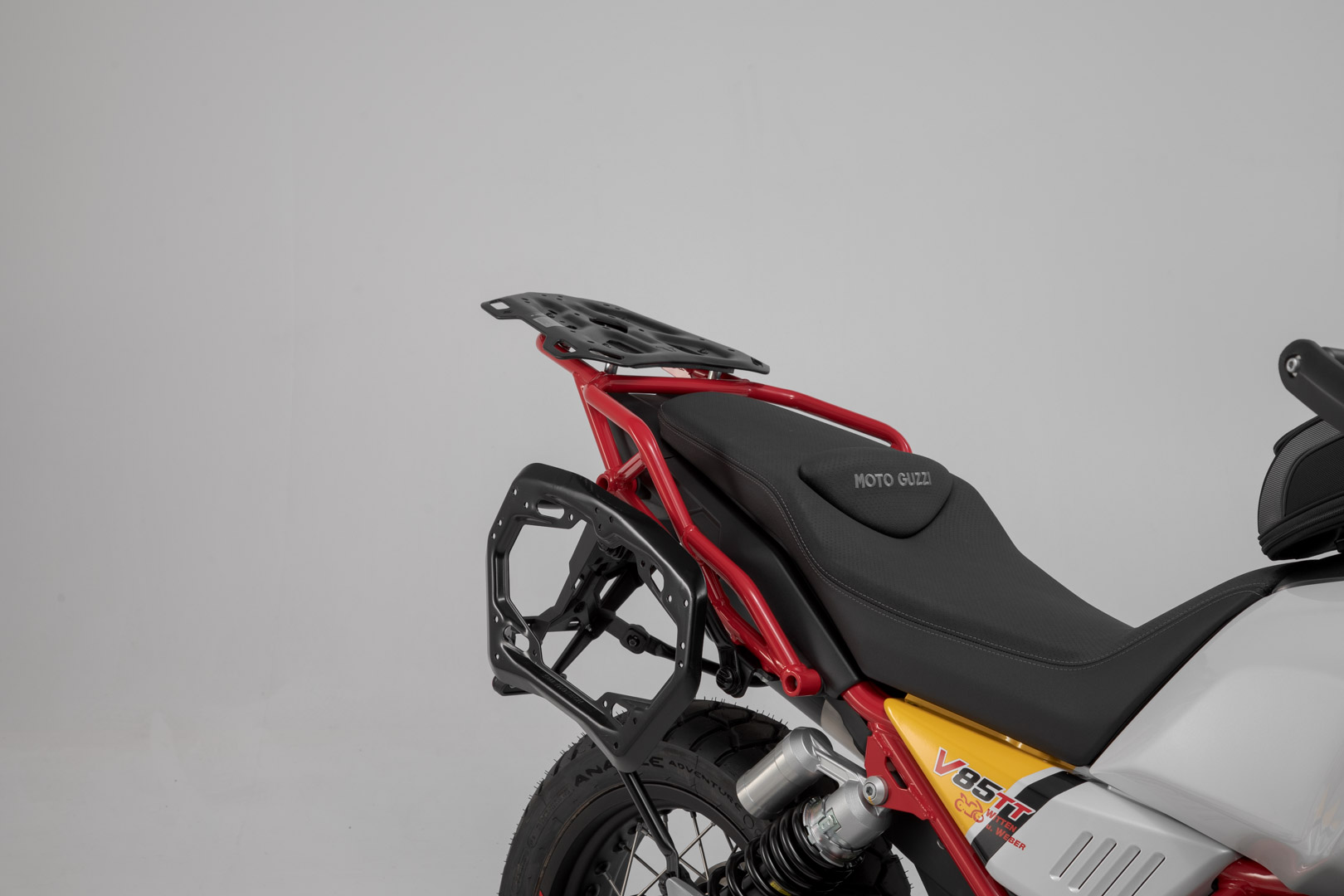 Sistem lateral SW-Motech AERO ABS - 2x25 l. Moto Guzzi V85 TT (19-23). Figura 3