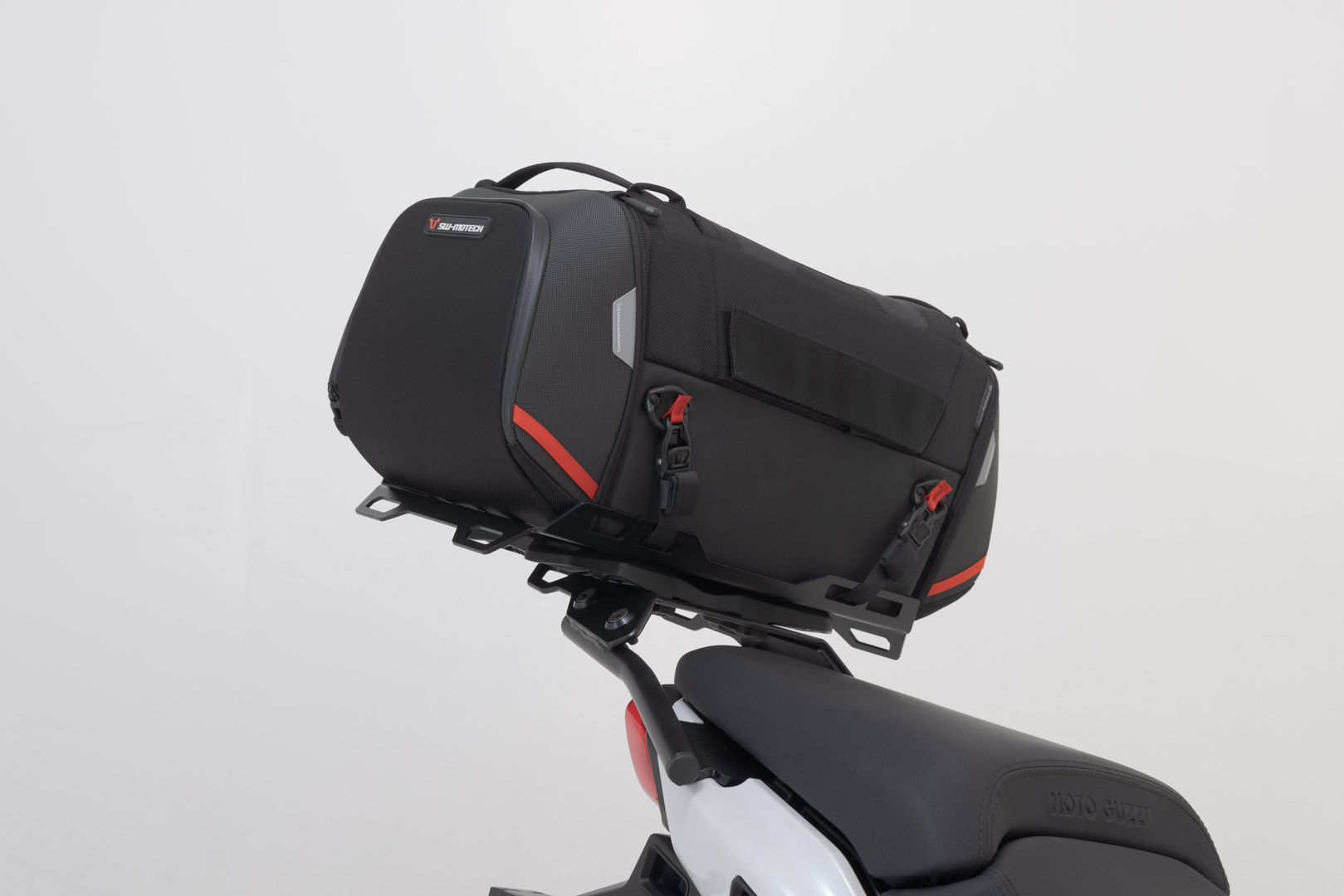 Set de rackpack SW-Motech - Moto Guzzi V100 Mandello/S (22-). Figura 5