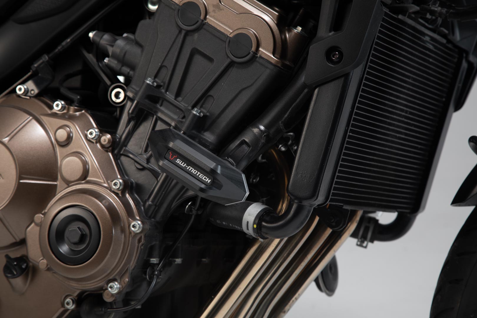 Kit SW-Motech Frame slider - Negru. Honda CB650R (18-23). Figura 5
