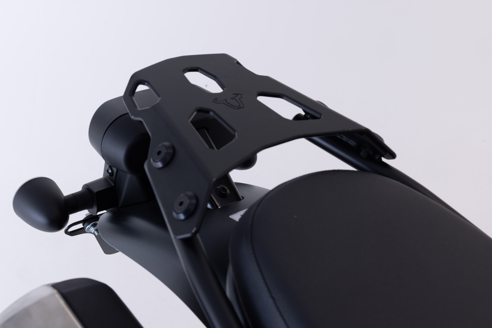 Sistem de carcasă superioară SW-Motech URBAN ABS - Negru. Honda CL500 (22-). Figura 3