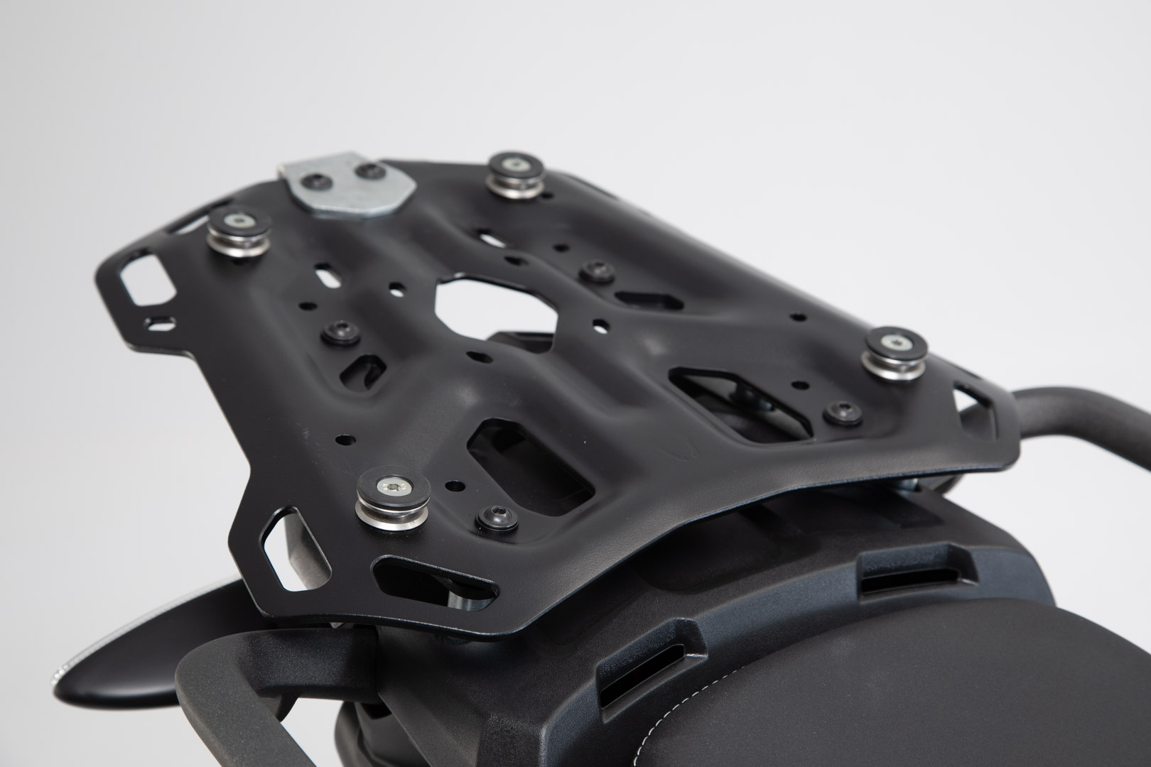 Sistem de top case SW-Motech TRAX ADV - Negru. Modelele Triumph Tiger 800 (10-). Figura 2