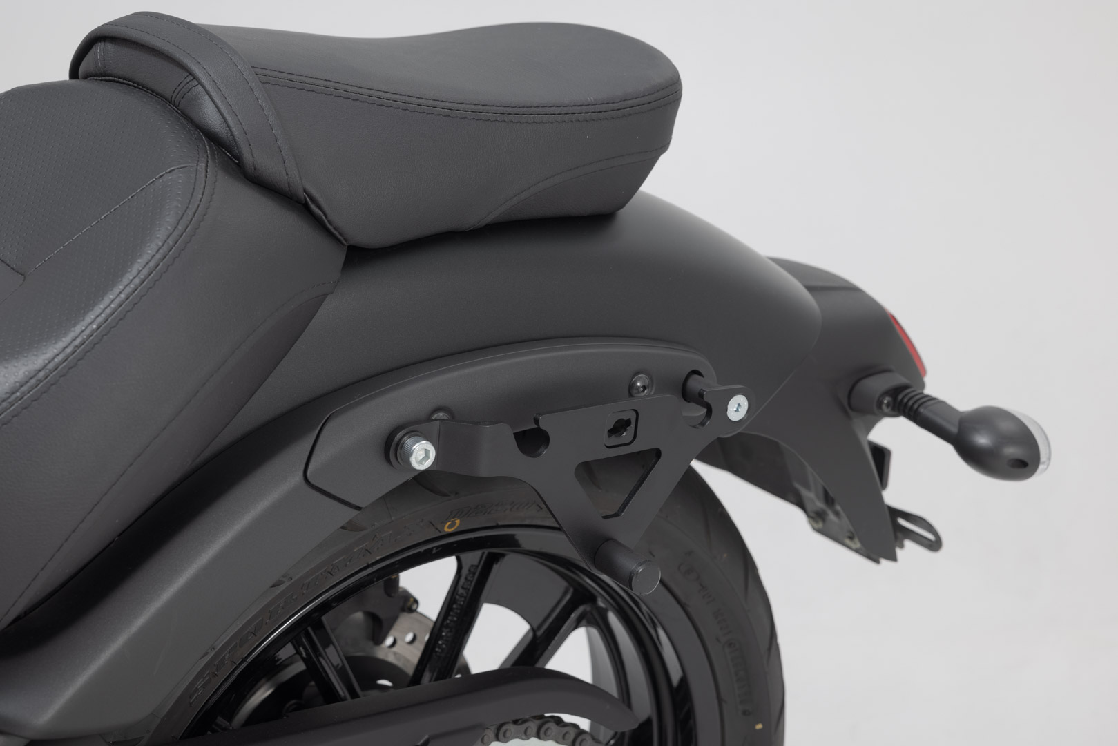SW-Motech SLH portavion lateral LH1 stânga - Kawasaki Vulcan S (16-). Pentru LH1. Figura 4