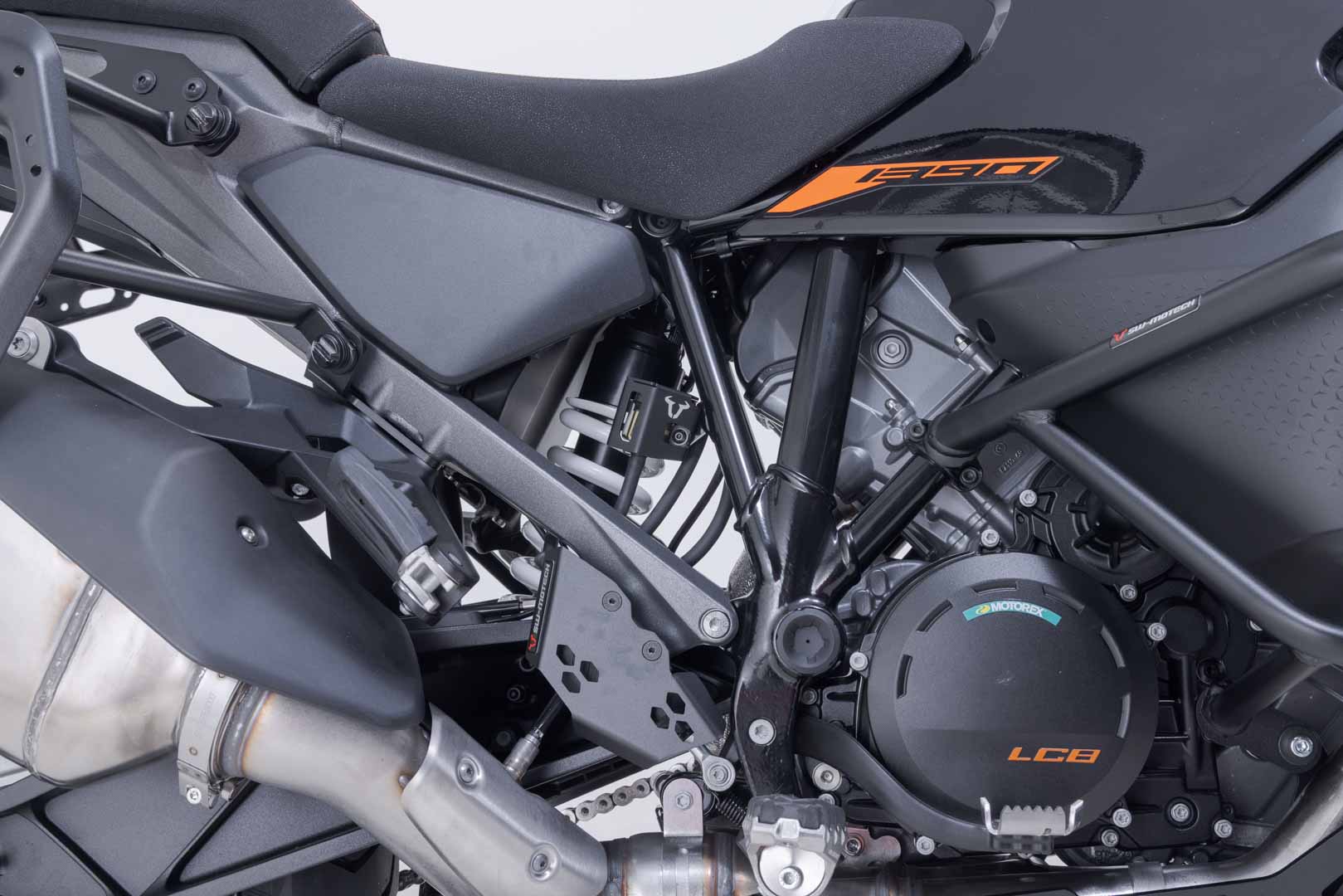 SW-Motech bromsvätskebehållareskydd - svart. BMW / Ducati / KTM / Husqvarna-modeller. Figur 1