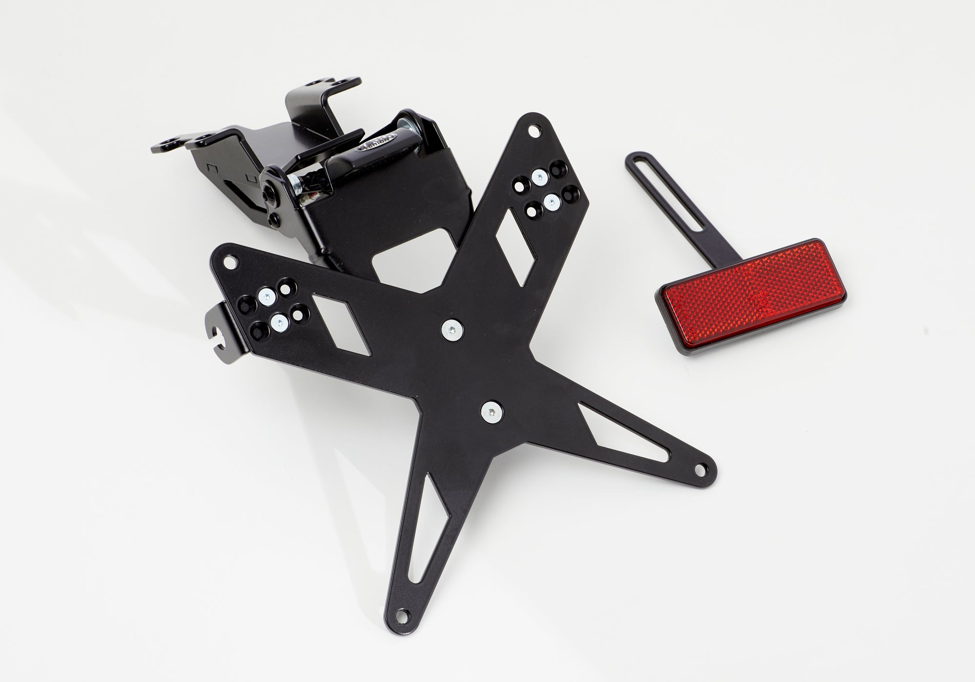PROTECH nummerpladeholdersæt, herunder reflektor og plade let rustfrit stål/pulverlakeret aluminiumsort Figur 2