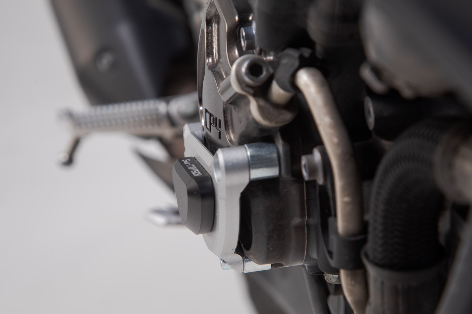 Protector pentru carcasa motorului SW-Motech - Negru/argintiu. Yamaha MT-10 / SP (16-). Figura 5