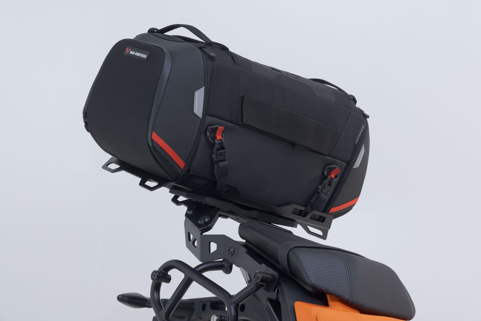 Set SW-Motech Rackpack - KTM 125 / 250 / 390 Duke (23-). Figura 5